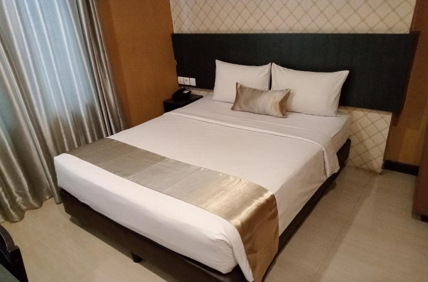 Crew Express Hotel Lubukpakam Εξωτερικό φωτογραφία