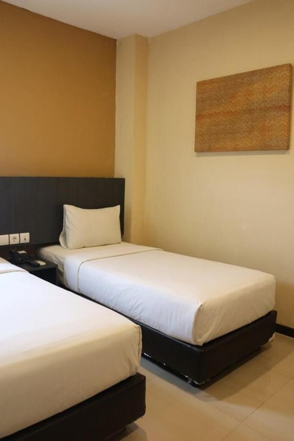 Crew Express Hotel Lubukpakam Εξωτερικό φωτογραφία