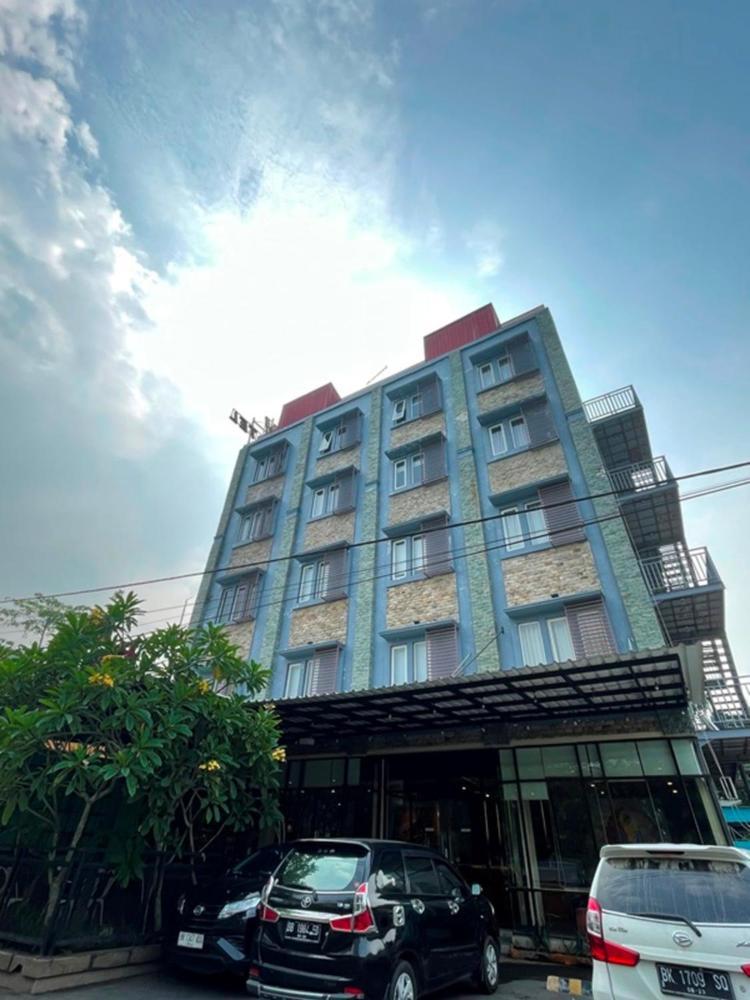 Crew Express Hotel Lubukpakam Εξωτερικό φωτογραφία