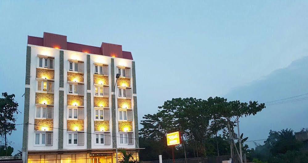 Crew Express Hotel Lubukpakam Εξωτερικό φωτογραφία