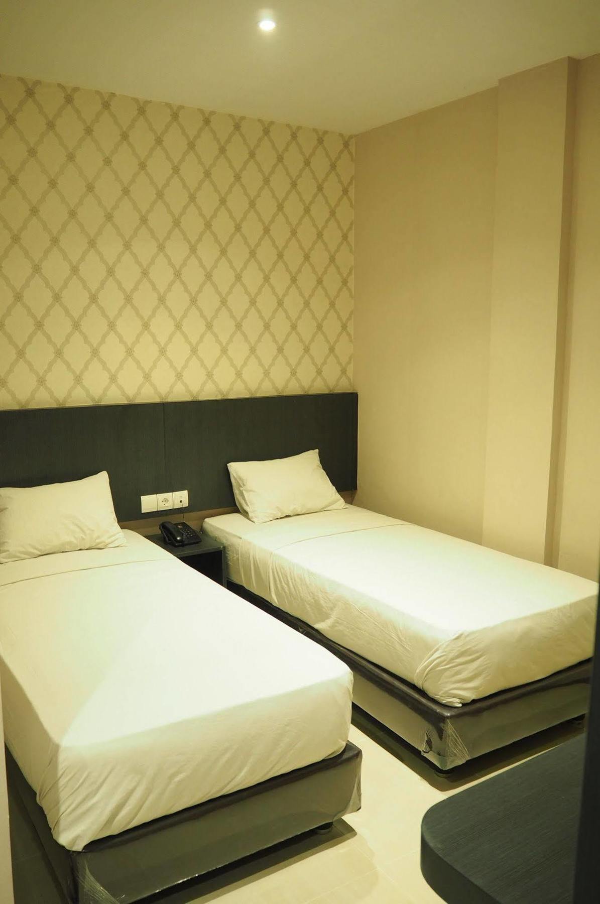 Crew Express Hotel Lubukpakam Εξωτερικό φωτογραφία